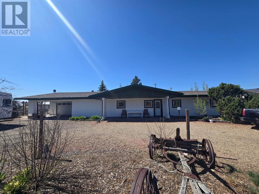 402 1 Avenue, Warner, Alberta  T0K 2L0 - Photo 1 - A2217003