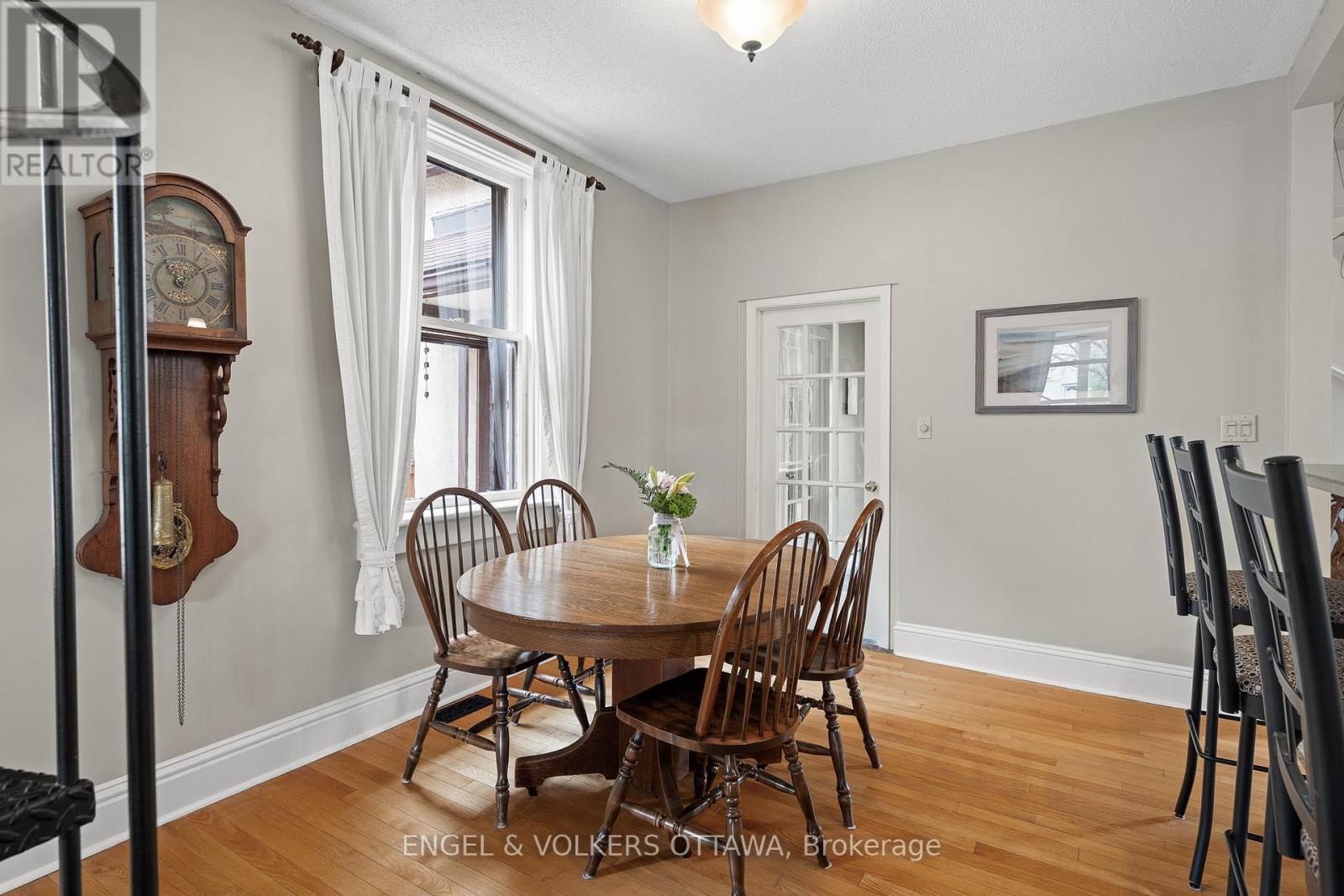 674 Melbourne Avenue, Ottawa, Ontario  K2A 1X5 - Photo 15 - X12137077