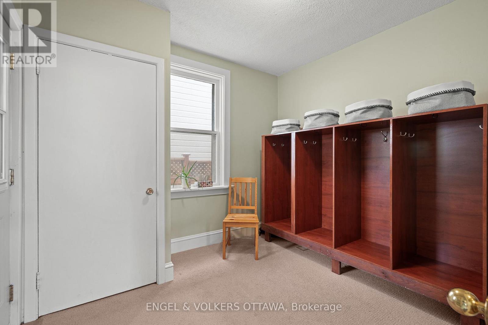674 Melbourne Avenue, Ottawa, Ontario  K2A 1X5 - Photo 27 - X12137077