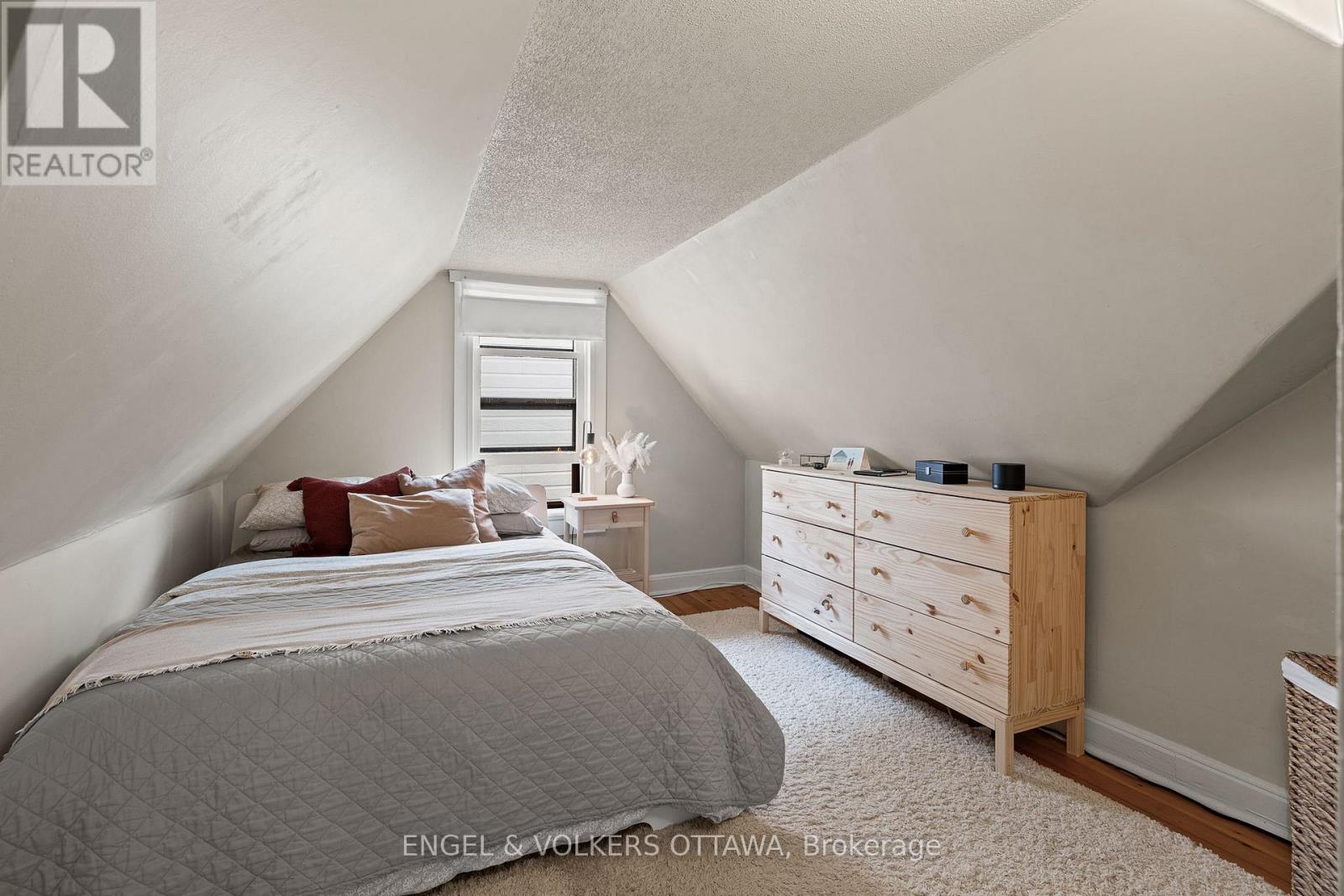 674 Melbourne Avenue, Ottawa, Ontario  K2A 1X5 - Photo 28 - X12137077