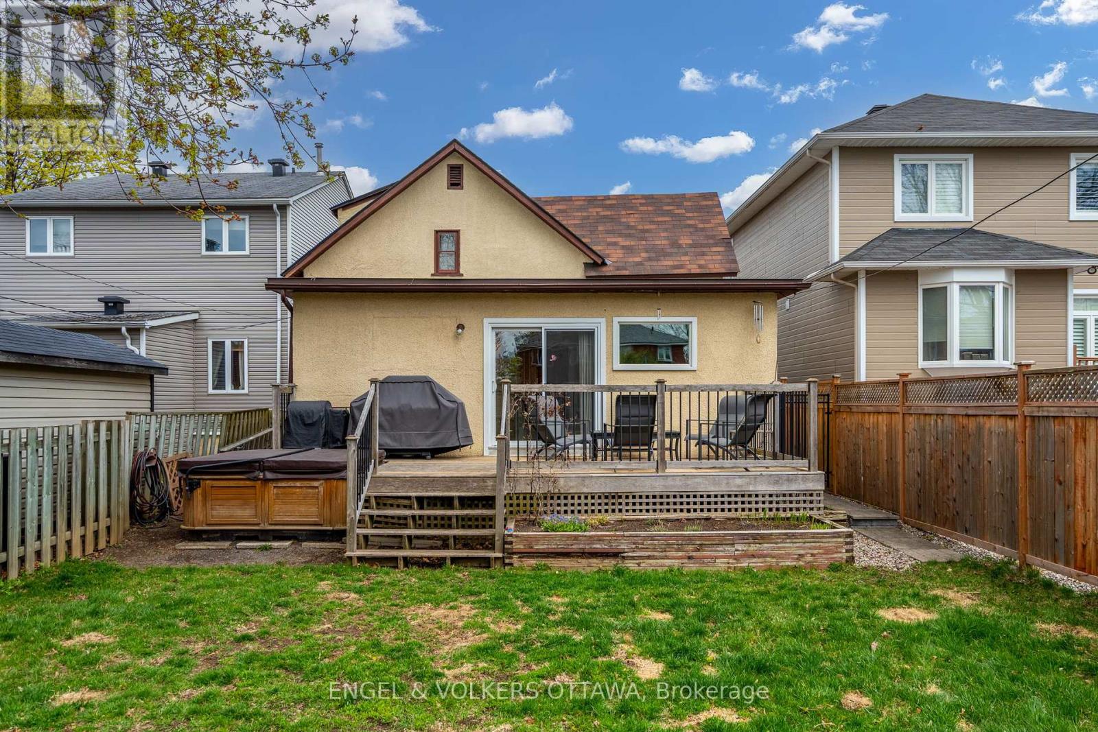 674 Melbourne Avenue, Ottawa, Ontario  K2A 1X5 - Photo 41 - X12137077