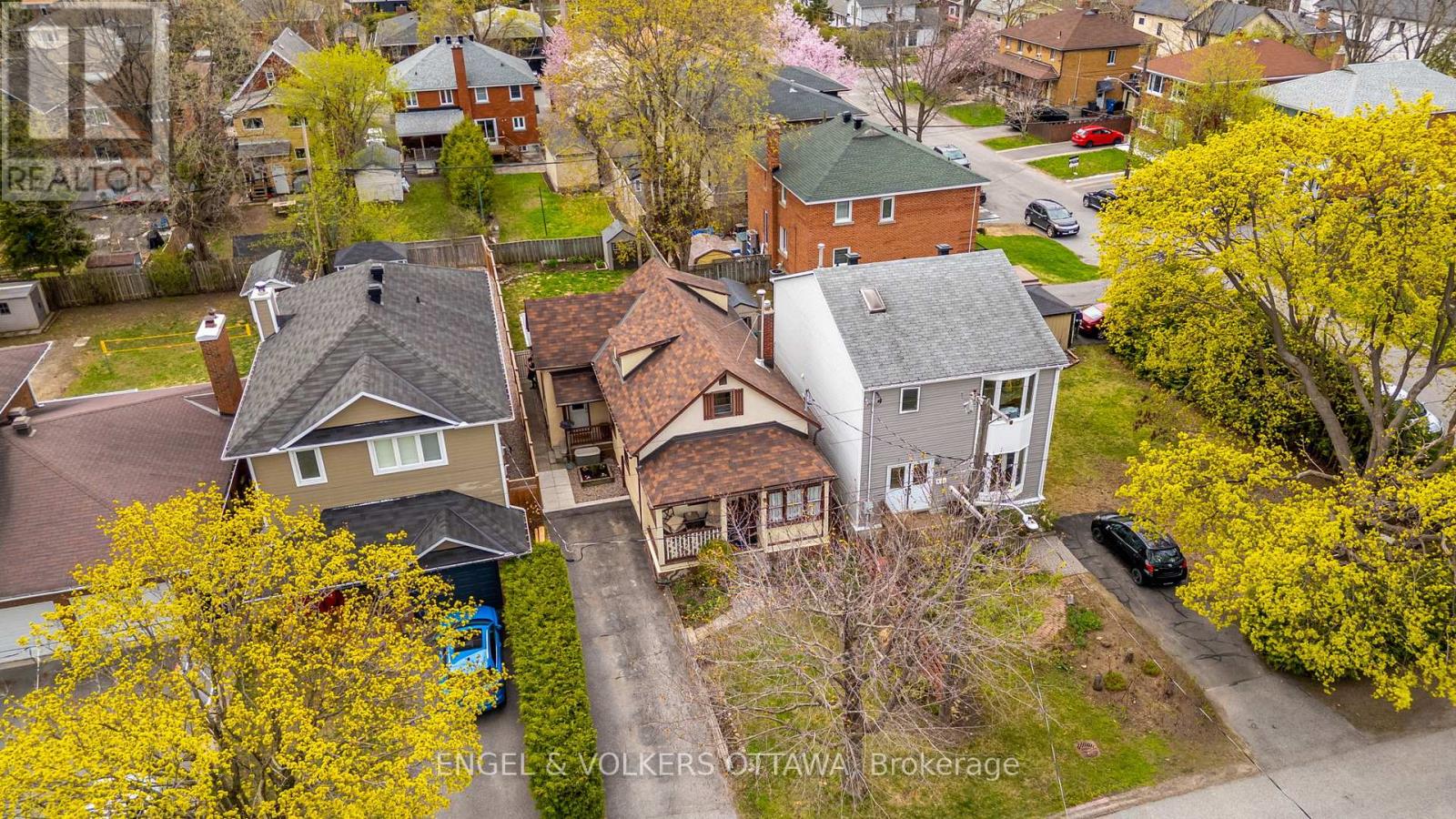 674 Melbourne Avenue, Ottawa, Ontario  K2A 1X5 - Photo 43 - X12137077