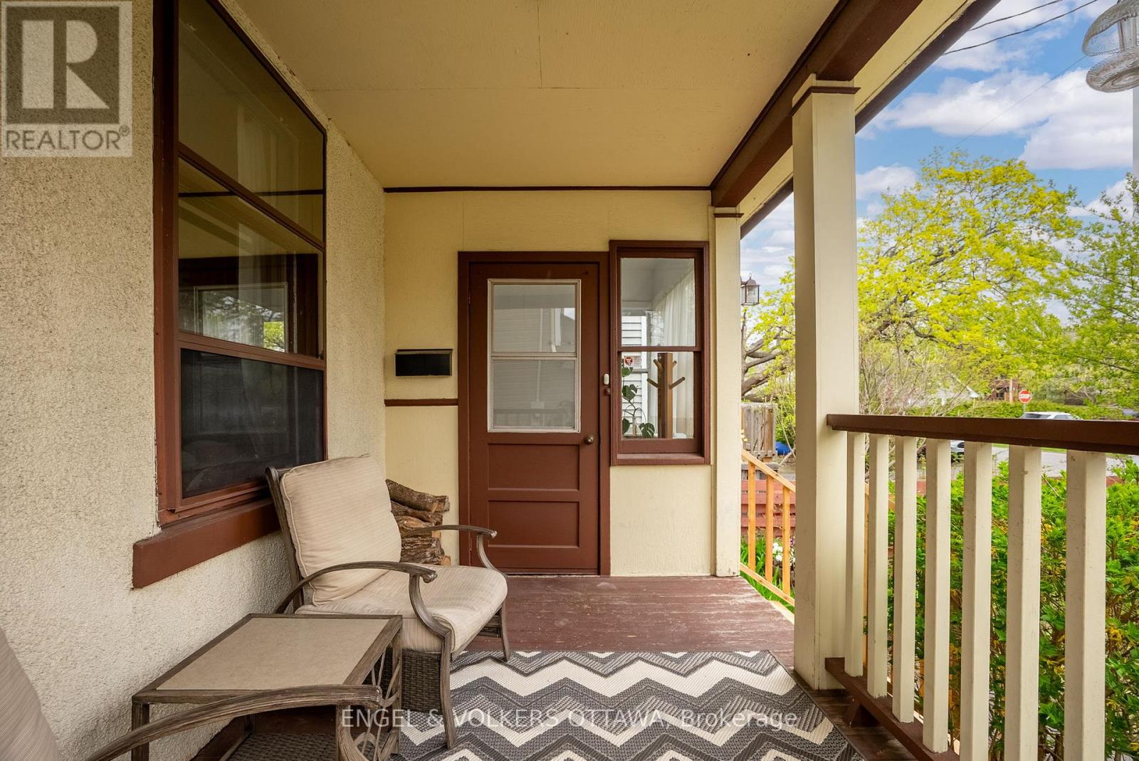 674 Melbourne Avenue, Ottawa, Ontario  K2A 1X5 - Photo 5 - X12137077