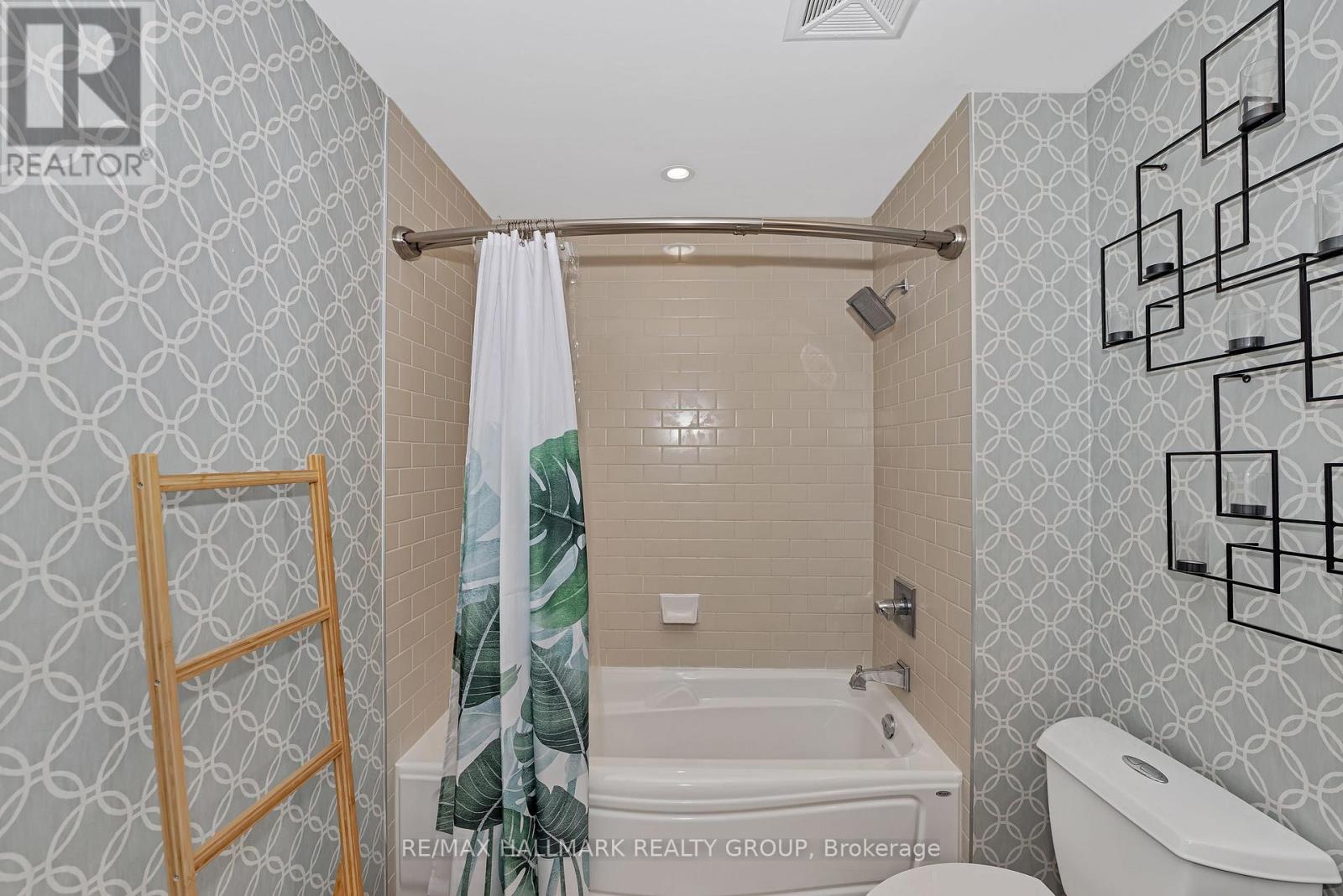 201 - 390 Booth Street, Ottawa, Ontario  K1R 7K6 - Photo 23 - X12137093