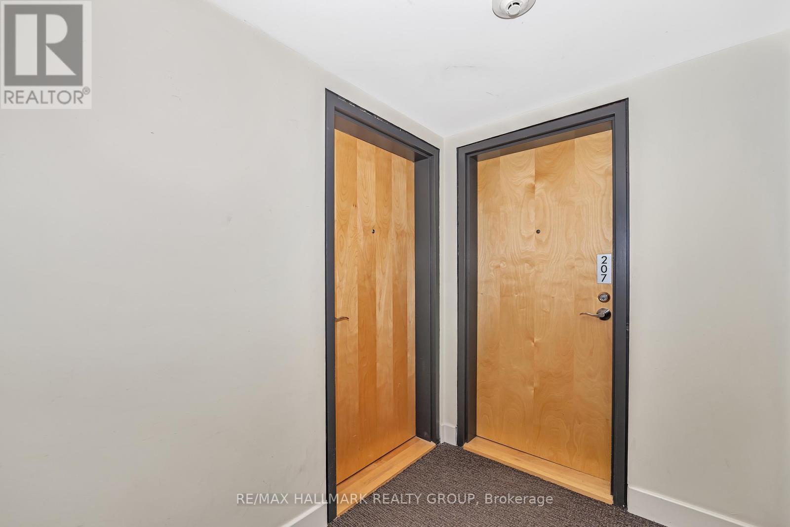 201 - 390 Booth Street, Ottawa, Ontario  K1R 7K6 - Photo 4 - X12137093