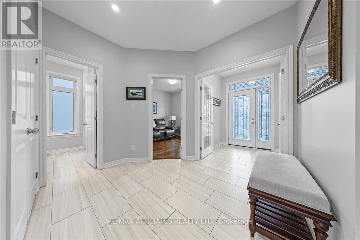 Property at 583 BAIE DES CASTORS STREET image 5