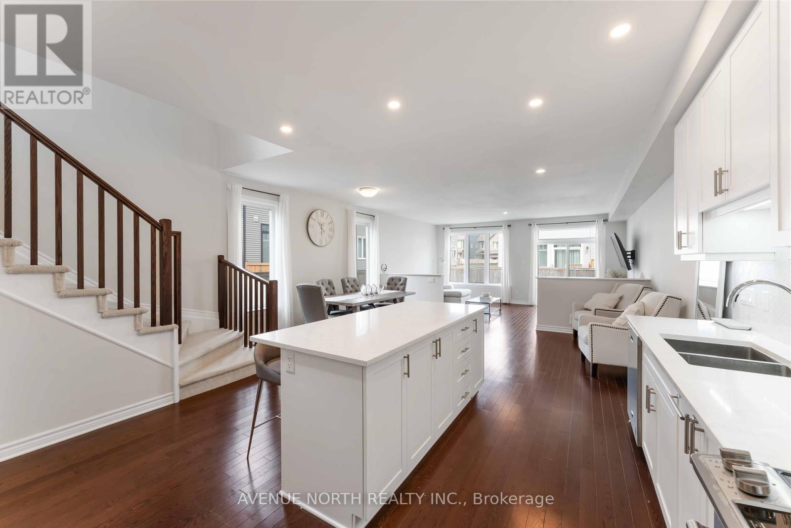 121 Nepeta Crescent, Ottawa, Ontario  K1T 0S5 - Photo 7 - X12137136
