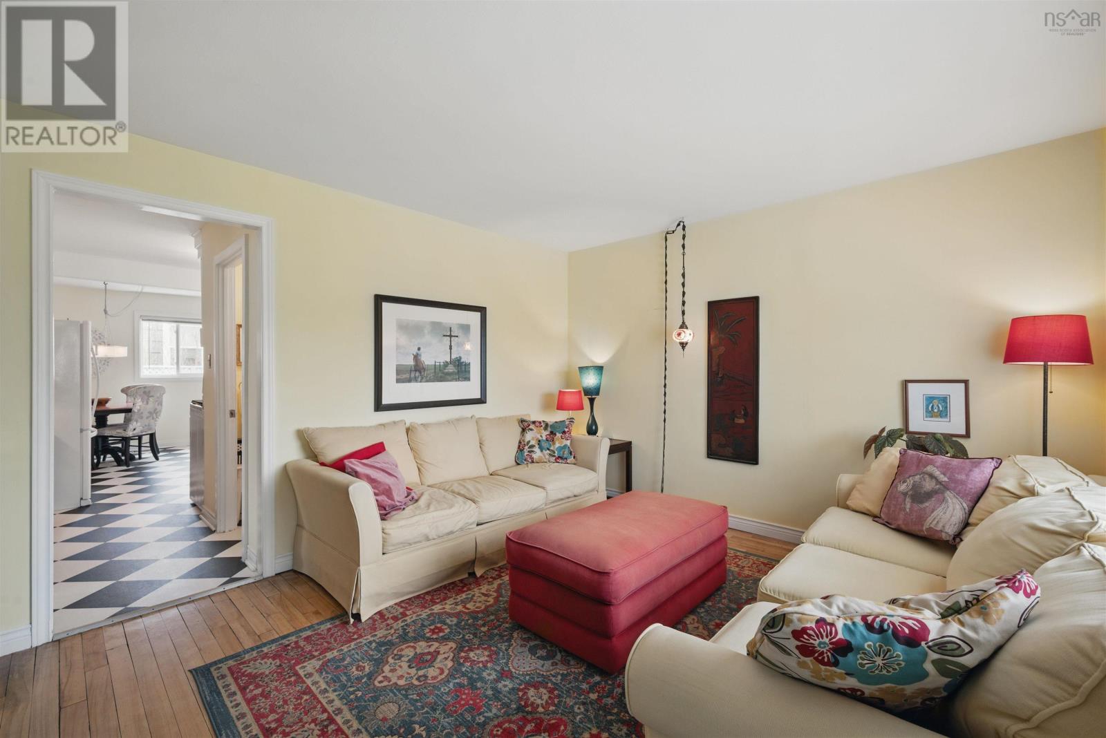 Property at 2793 Connaught Avenue image 5