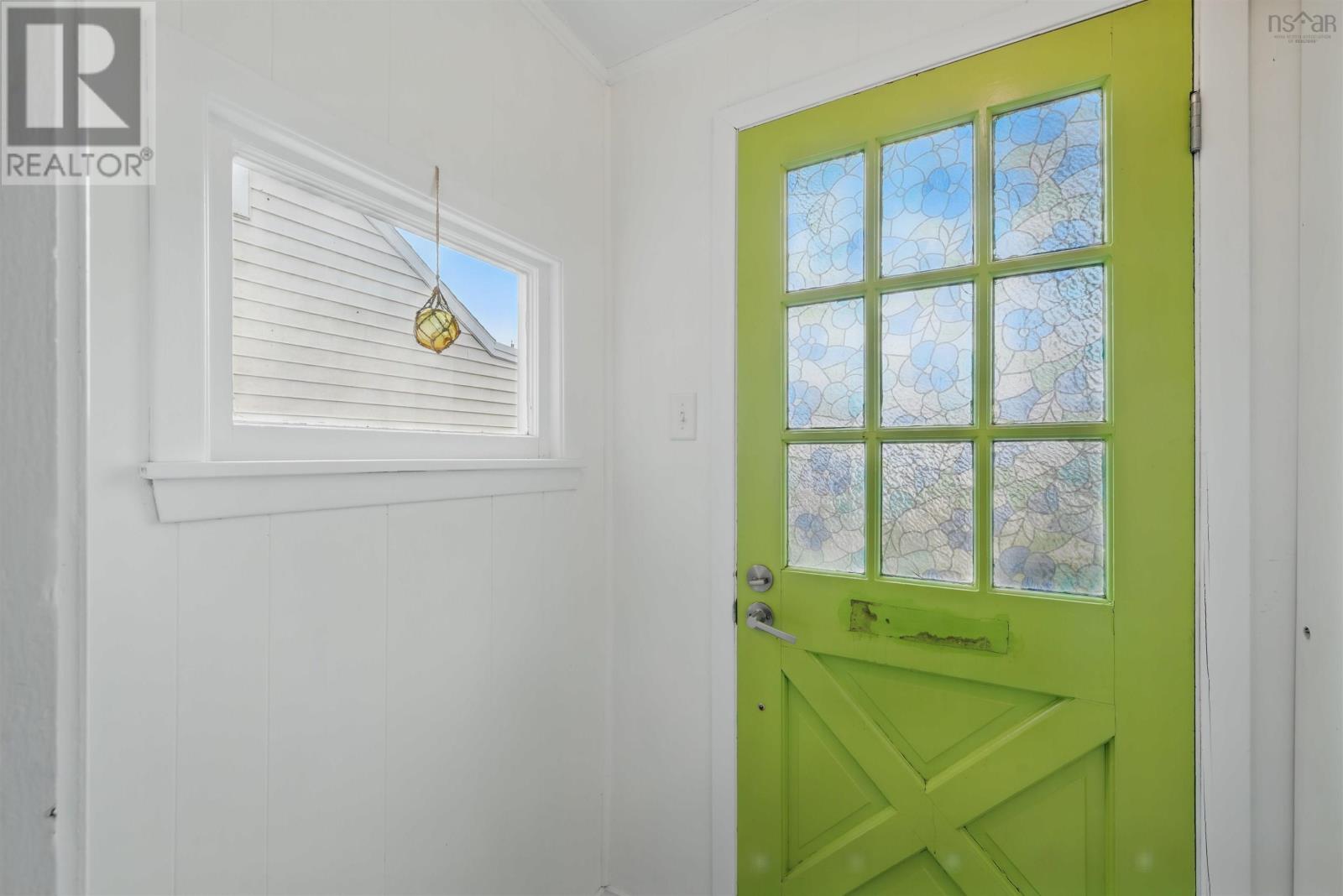 Property at 2793 Connaught Avenue image 3