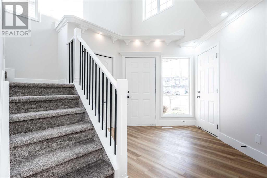 41 Valley Crest Close Nw, Calgary, Alberta  T3B 5W9 - Photo 8 - A2204732