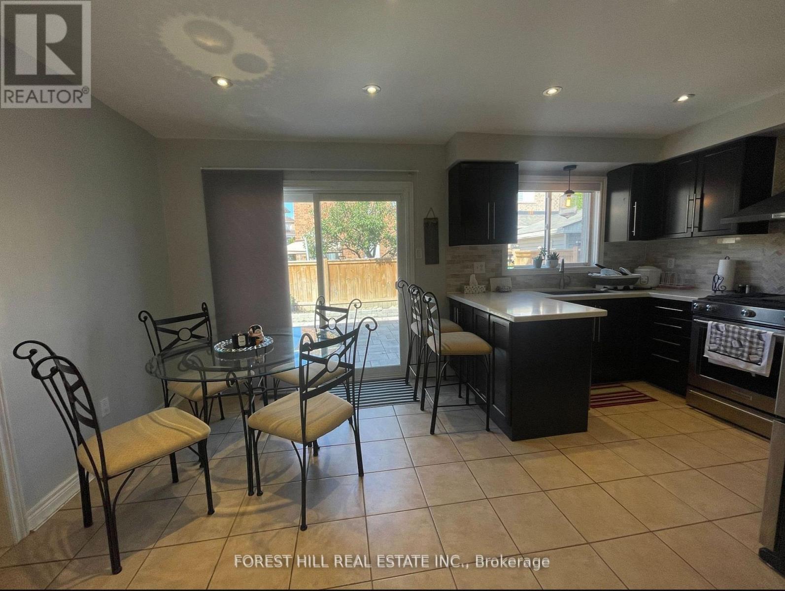 52 Adventure Crescent, Vaughan, Ontario  L6A 2Z8 - Photo 10 - N12137021