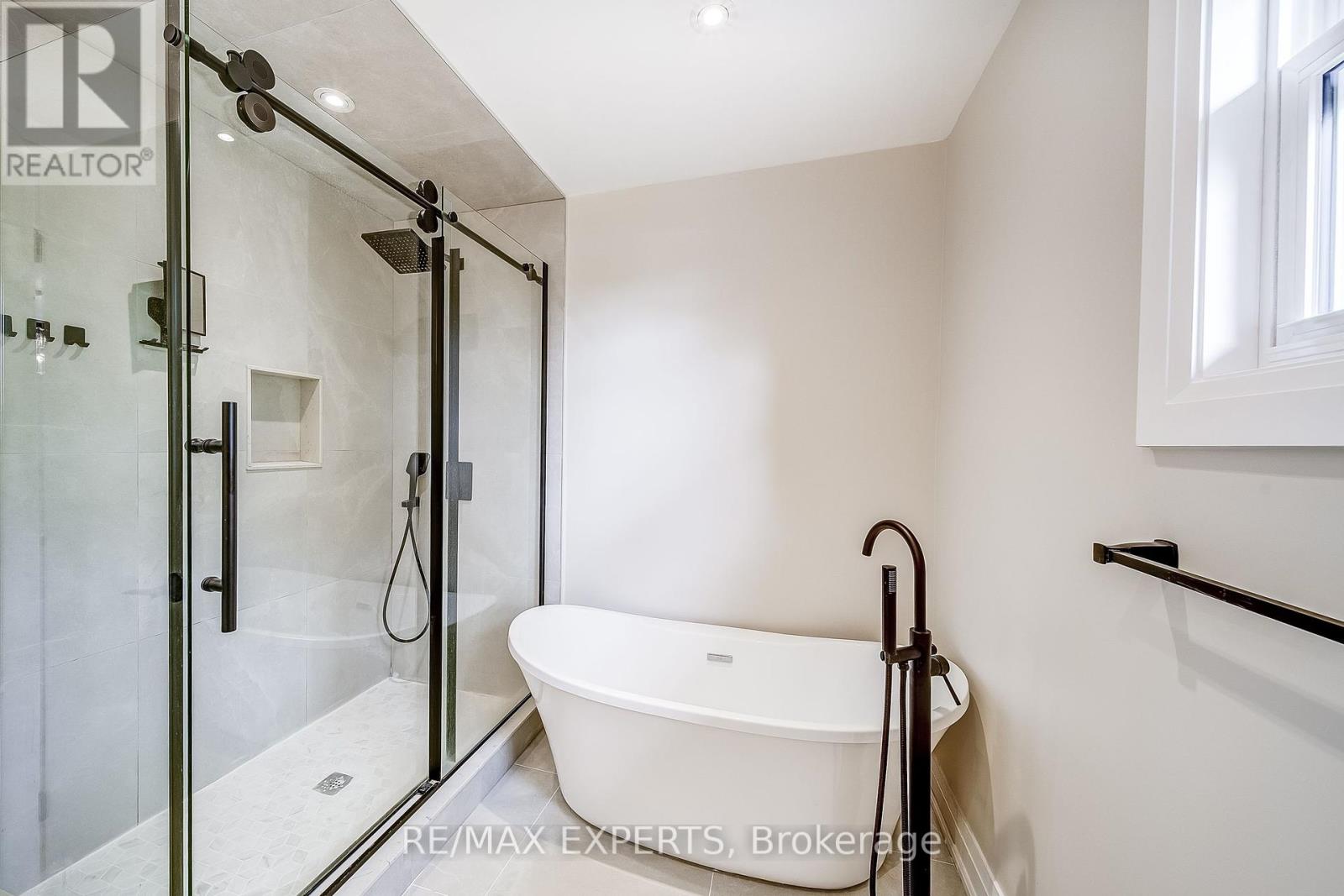 85 Villa Park Drive, Vaughan, Ontario  L4L 3G5 - Photo 25 - N12137048