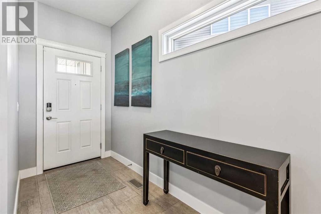 277 Carringvue Manor Nw, Calgary, Alberta  T3P 0W3 - Photo 3 - A2213382