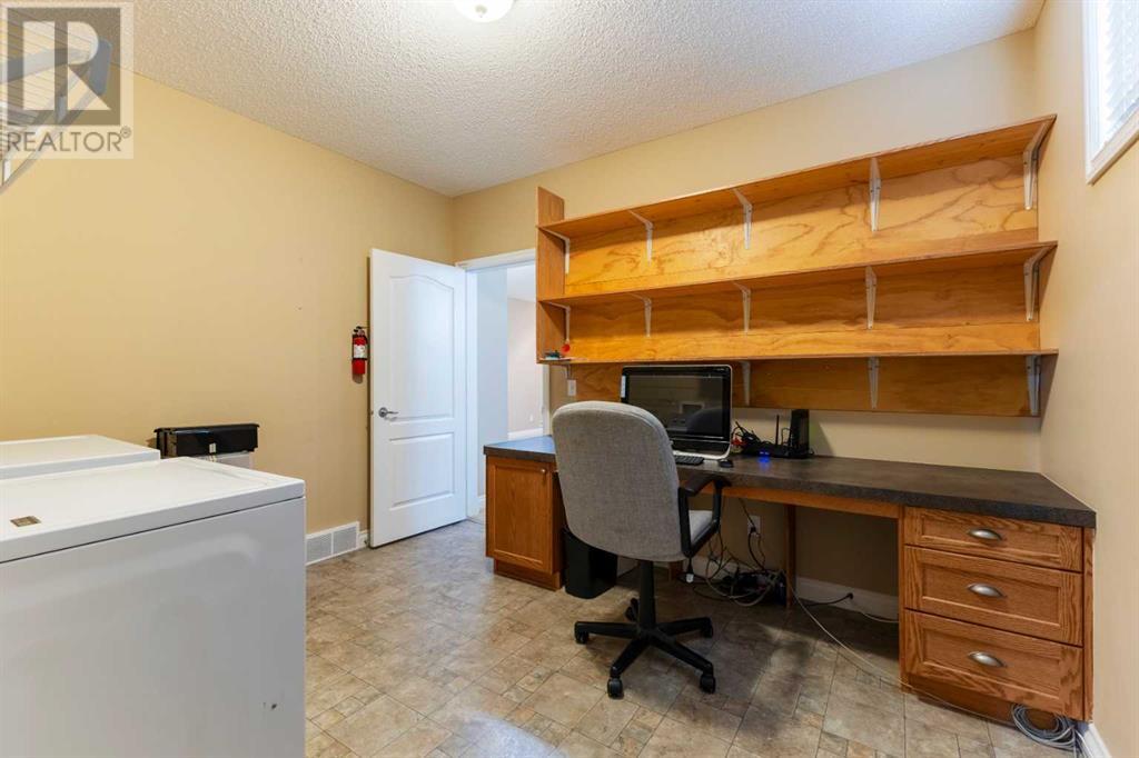 201 Thornleigh Close, Airdrie, Alberta  T4A 2E2 - Photo 26 - A2218187