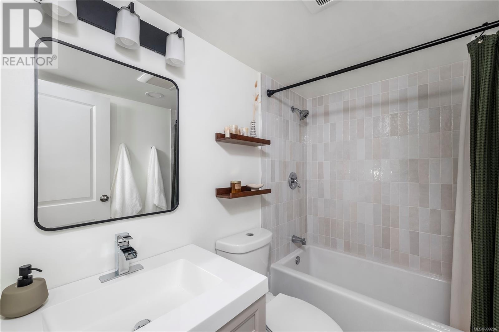 105 1035 Mcclure St, Victoria, British Columbia  V8V 3G1 - Photo 11 - 999296