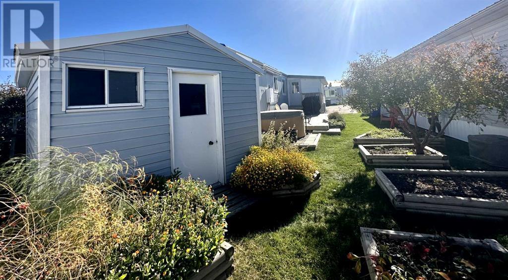 # 35.    5853 4 Street W, Claresholm, Alberta  T0L 0T0 - Photo 23 - A2218376