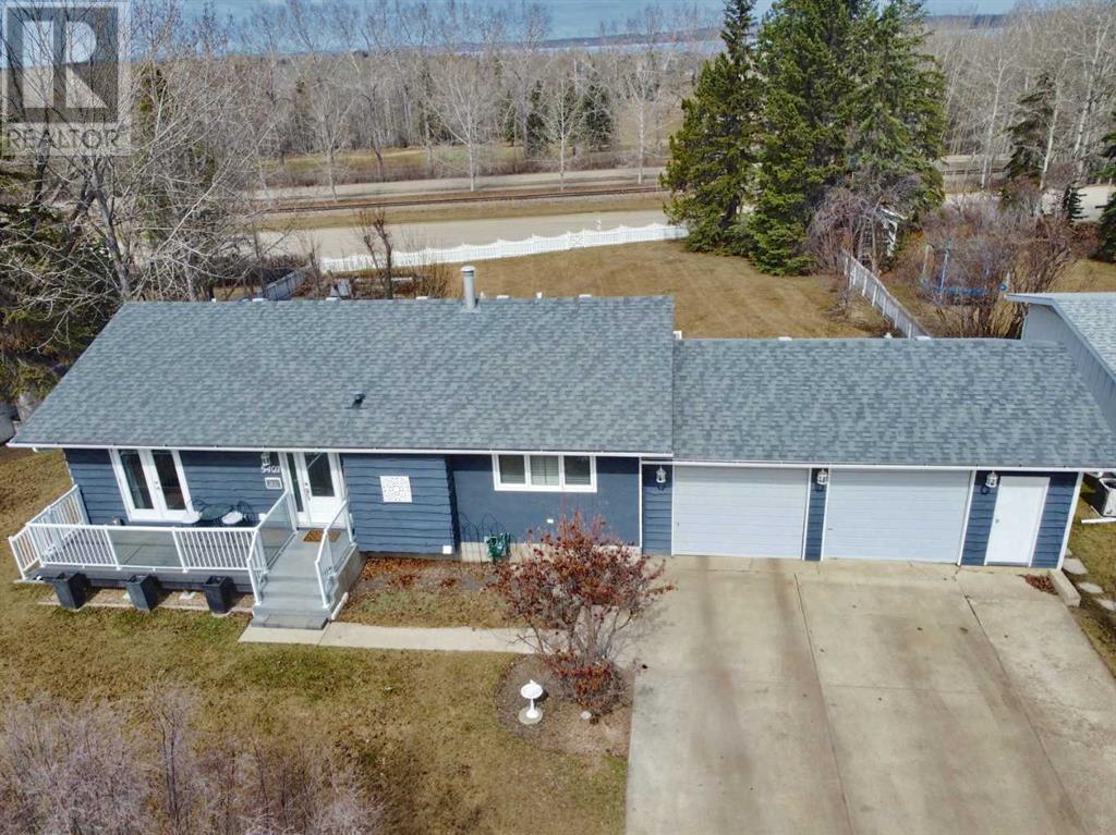 Property at 5407 48 Avenue image 2