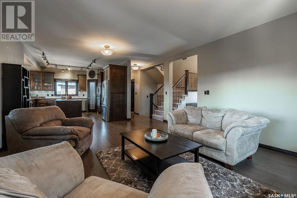 Property at 330 Greenfield TERRACE image 5