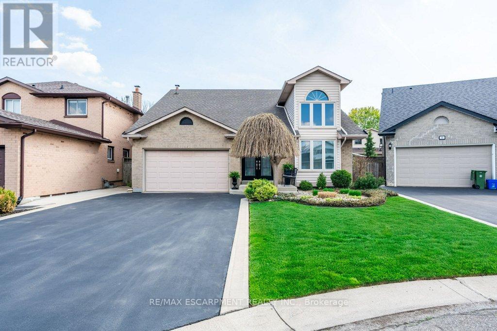 14 TWIN COURT, Hamilton, Ontario