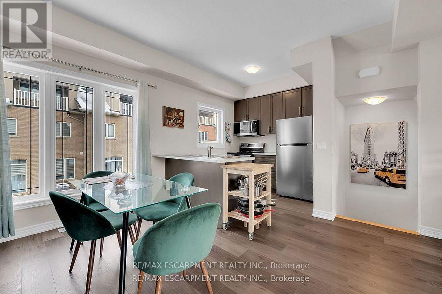 8 - 19 Picardy Drive, Hamilton, Ontario  L8J 0M7 - Photo 12 - X12137047