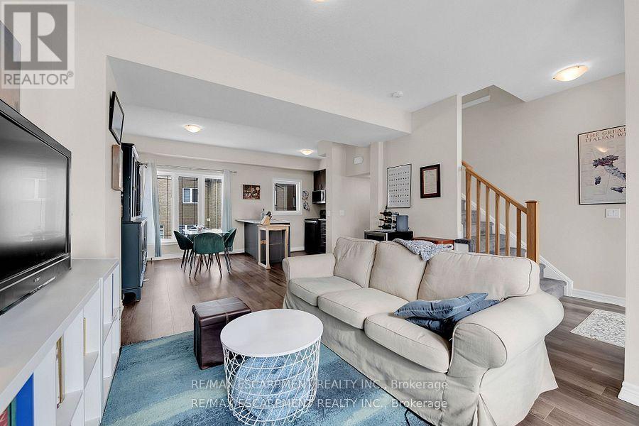 8 - 19 Picardy Drive, Hamilton, Ontario  L8J 0M7 - Photo 21 - X12137047