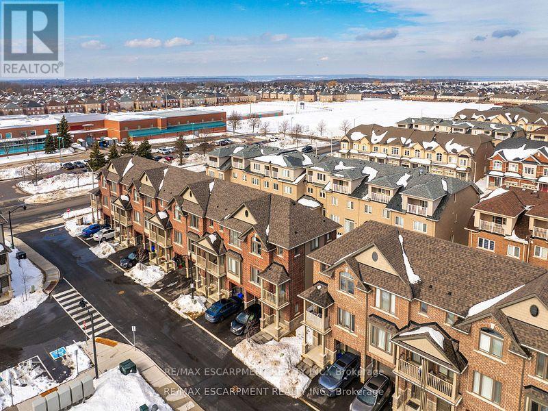 8 - 19 Picardy Drive, Hamilton, Ontario  L8J 0M7 - Photo 32 - X12137047