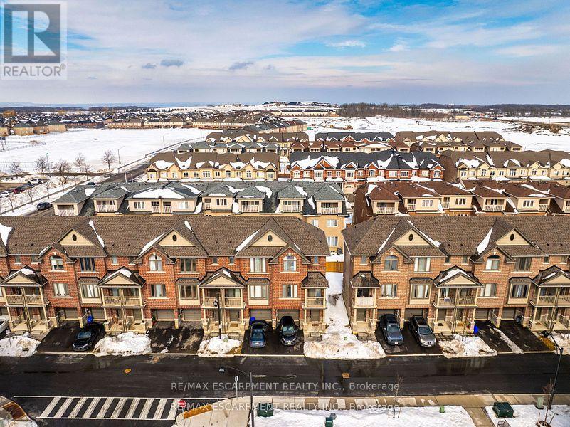 8 - 19 Picardy Drive, Hamilton, Ontario  L8J 0M7 - Photo 33 - X12137047