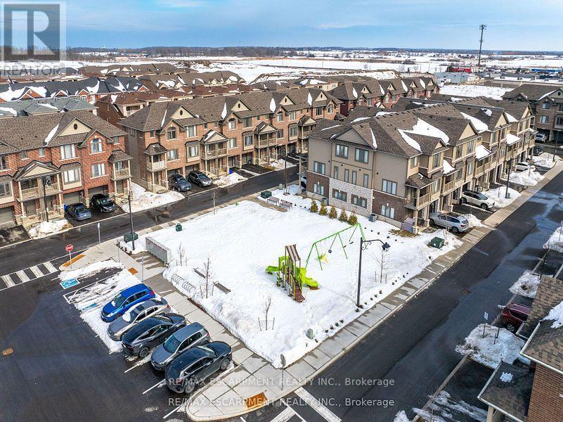 8 - 19 Picardy Drive, Hamilton, Ontario  L8J 0M7 - Photo 38 - X12137047