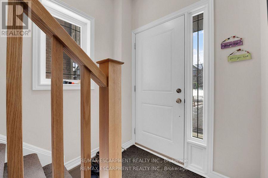 8 - 19 Picardy Drive, Hamilton, Ontario  L8J 0M7 - Photo 8 - X12137047