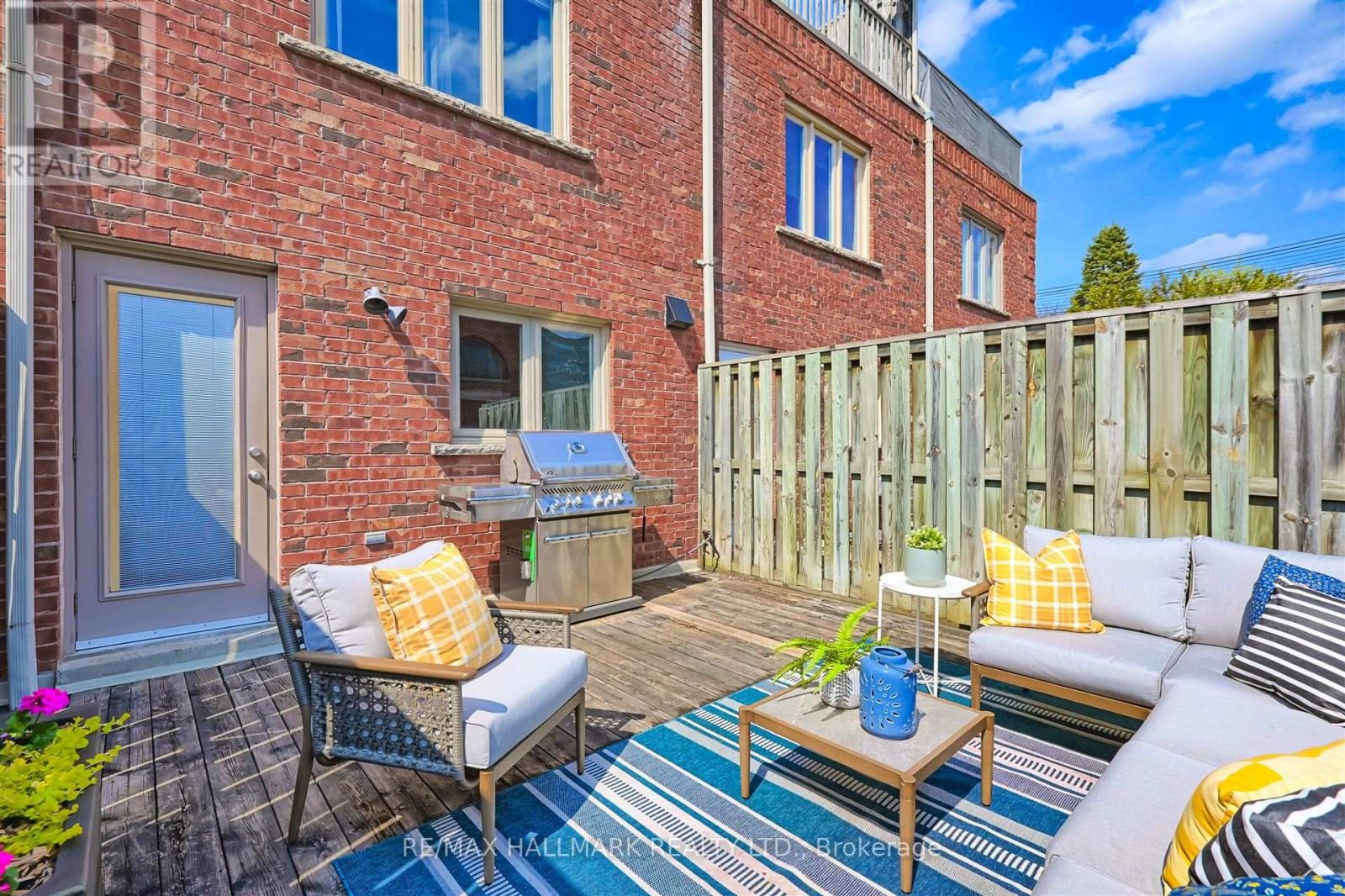 5 Mitchell Avenue, Toronto, Ontario  M6J 1C1 - Photo 13 - C12124765