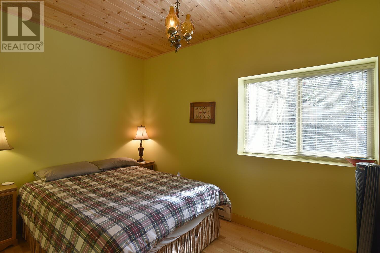 6873 Seaview Road, Sechelt, British Columbia  V7Z 0E1 - Photo 30 - R2994457