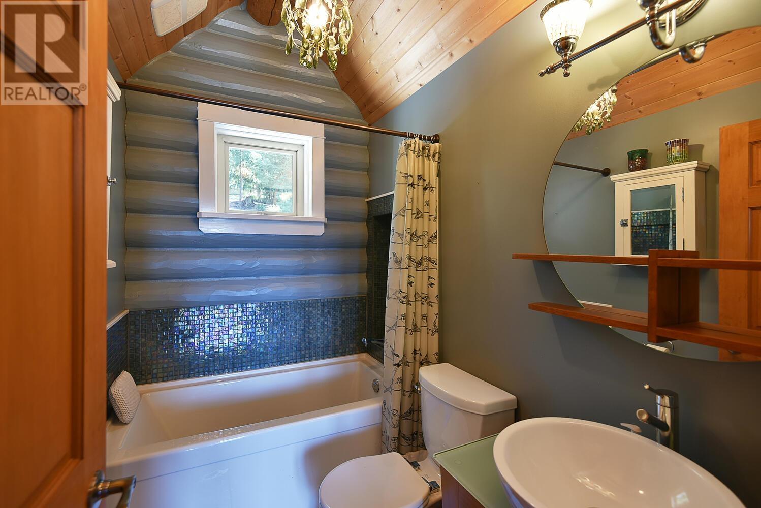 6873 Seaview Road, Sechelt, British Columbia  V7Z 0E1 - Photo 19 - R2994457