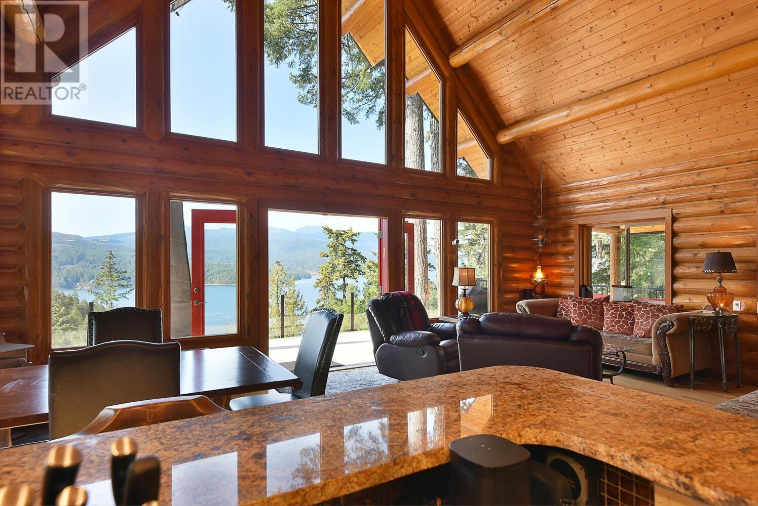 6873 Seaview Road, Sechelt, British Columbia  V7Z 0E1 - Photo 2 - R2994457