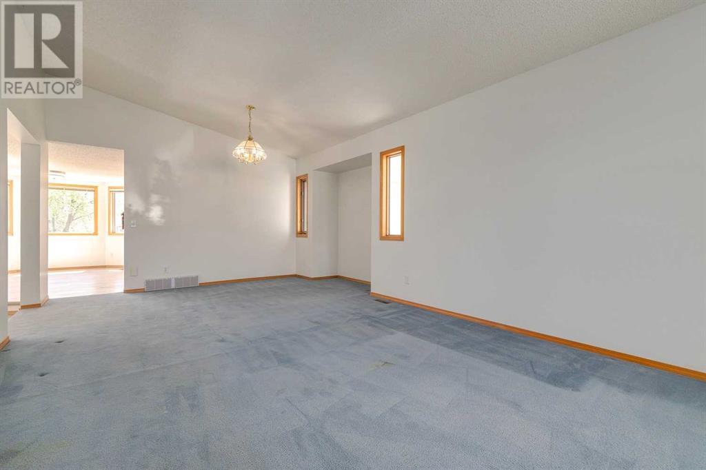 29 Riverside Circle Se, Calgary, Alberta  T2X 3X9 - Photo 16 - A2218846