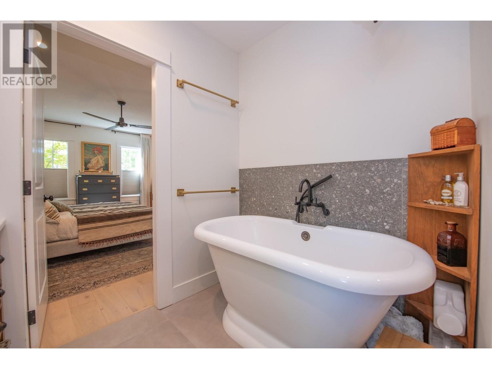 11327 Okanagan Centre Road E, Lake Country, British Columbia  V4V 1G7 - Photo 14 - 10347147