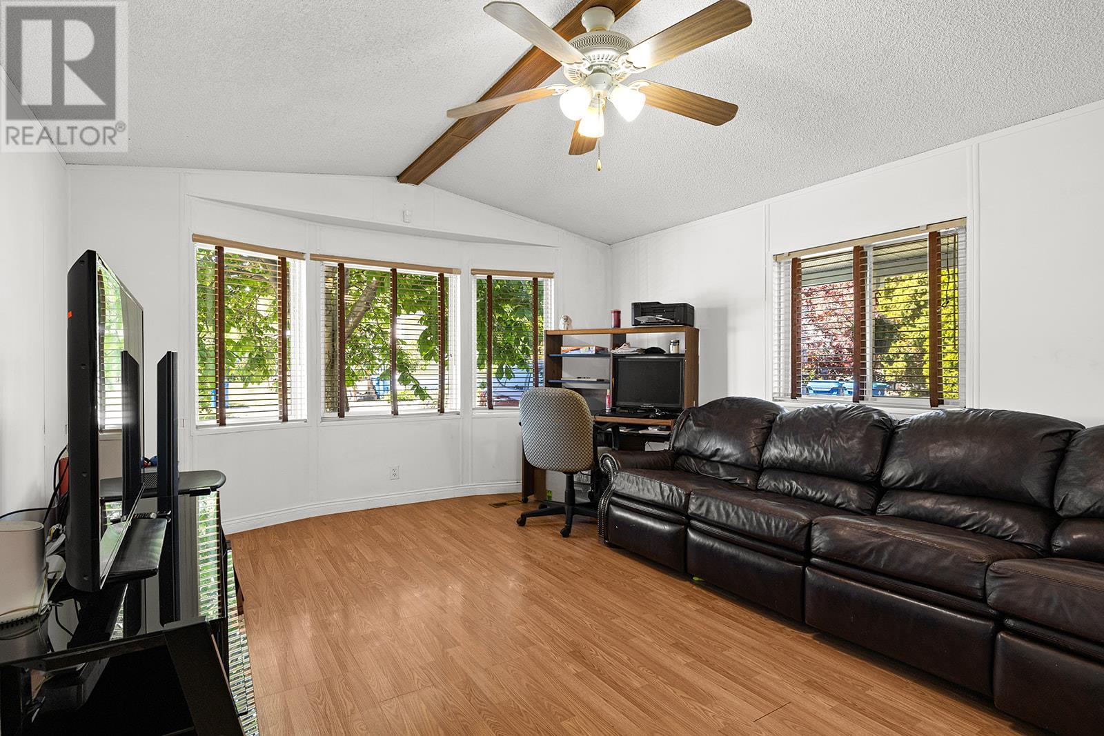 Property at 3381 Village Green Way Unit# 47 image 3