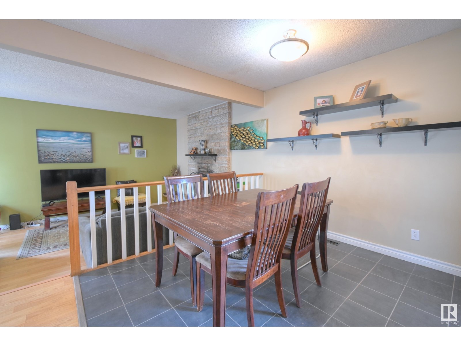 Property at 29 BEECHMONT CR image 3