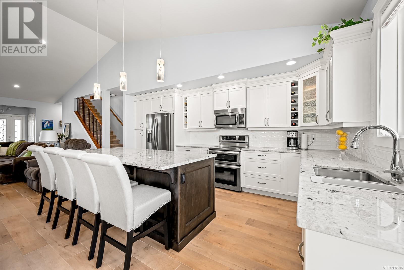 3886 Royston Rd, Courtenay, British Columbia  V0R 2V0 - Photo 16 - 997216