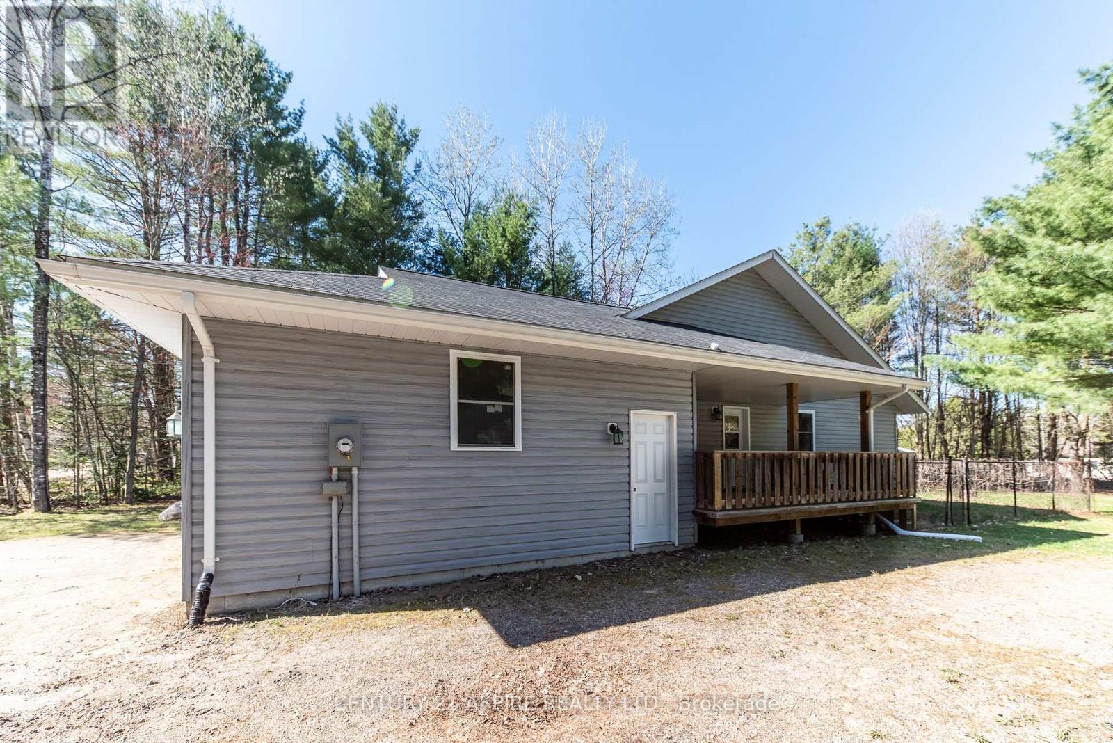 60 Legere Drive, Laurentian Hills, Ontario  K0J 1P0 - Photo 38 - X12050155