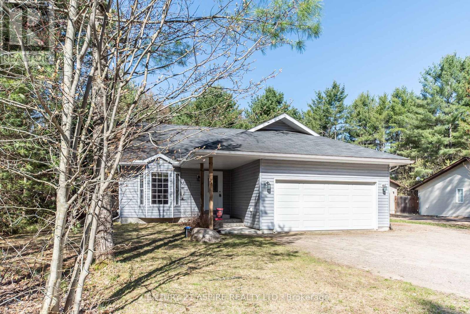60 LEGERE DRIVE, Laurentian Hills, Ontario
