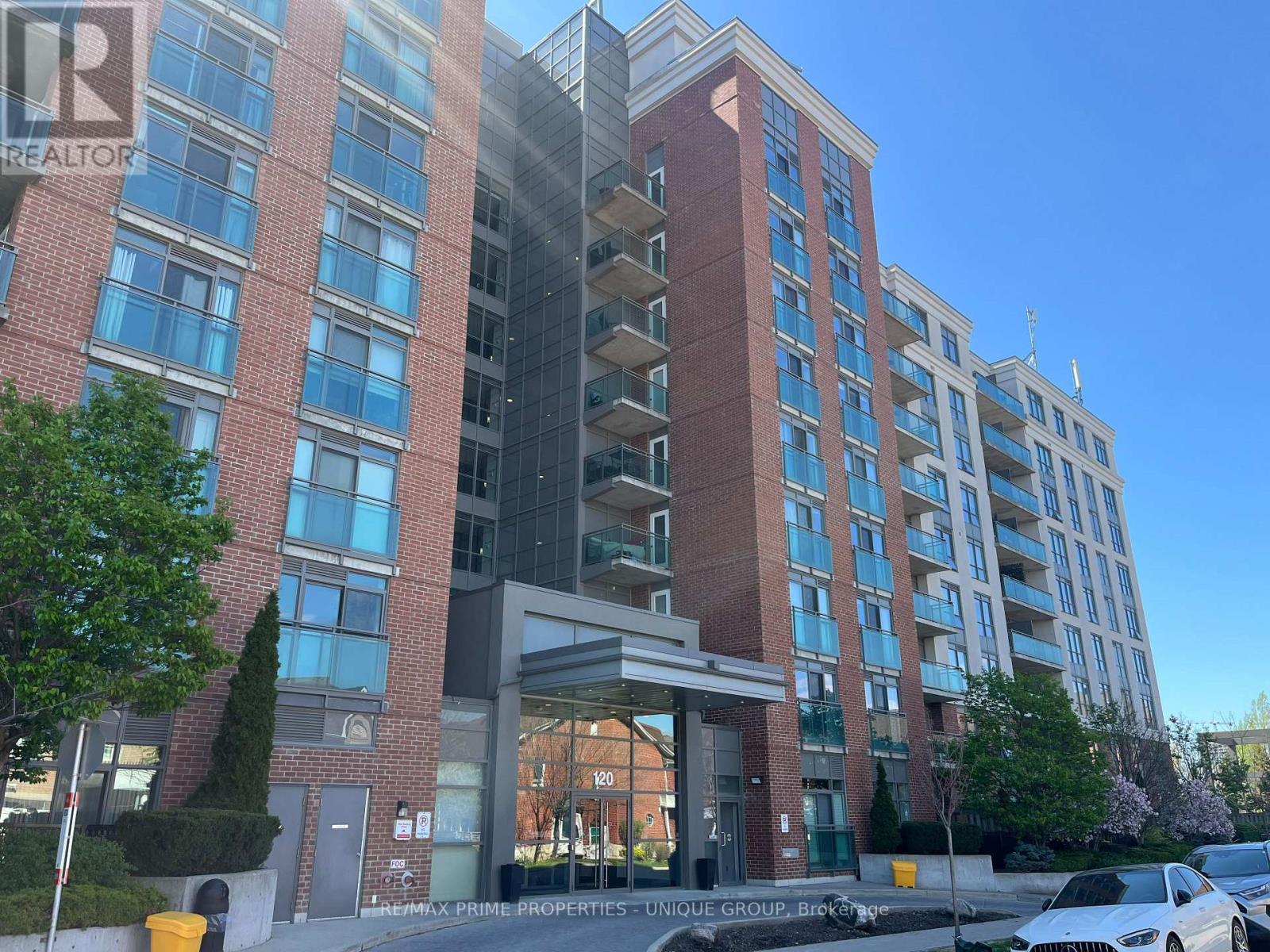 907 - 120 DALLIMORE CIRCLE, Toronto, Ontario