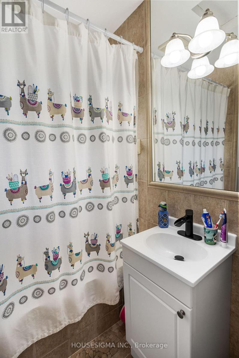 25 Tennyson Street, London East, Ontario  N5Z 2K6 - Photo 20 - X12137267