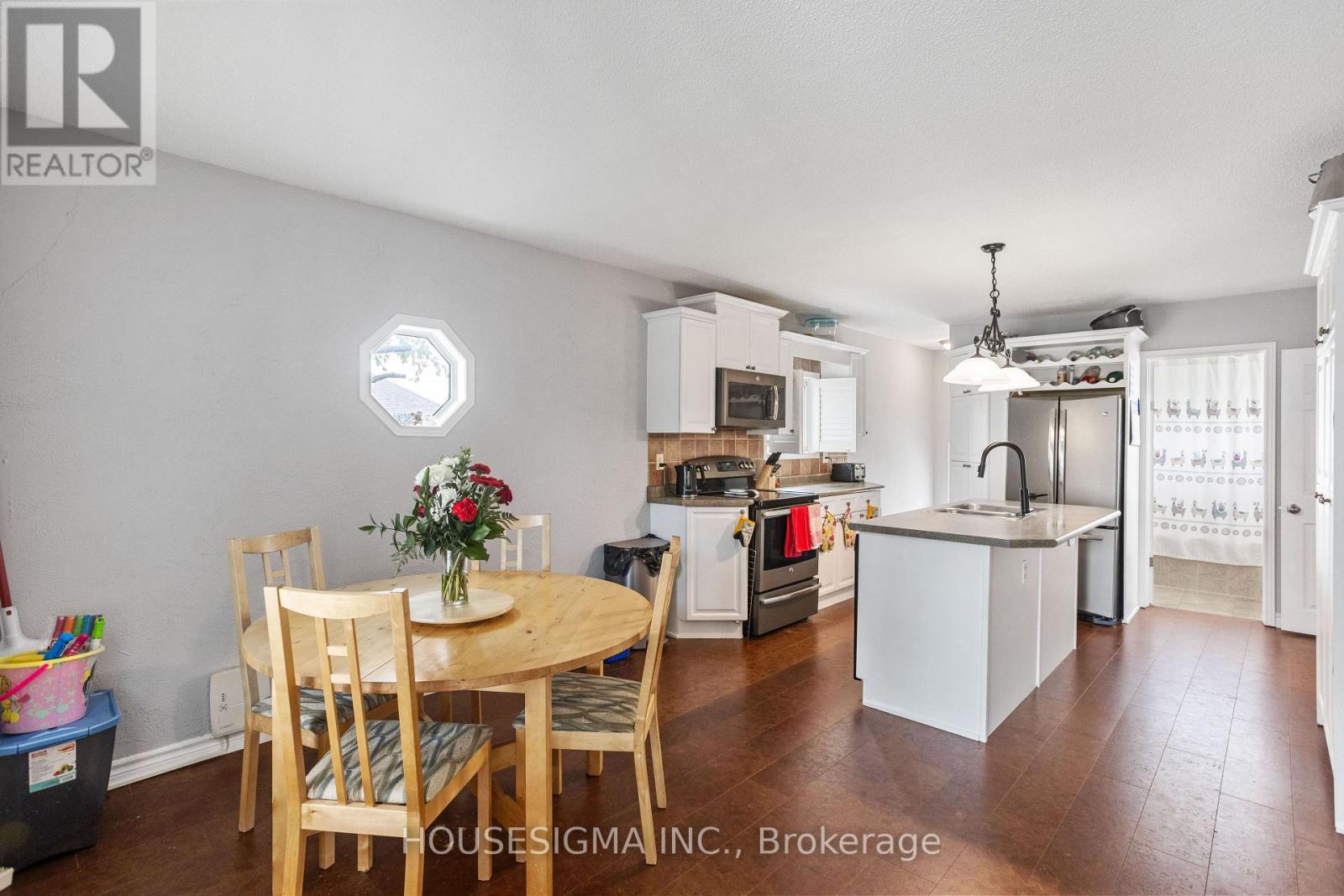 25 Tennyson Street, London East, Ontario  N5Z 2K6 - Photo 5 - X12137267