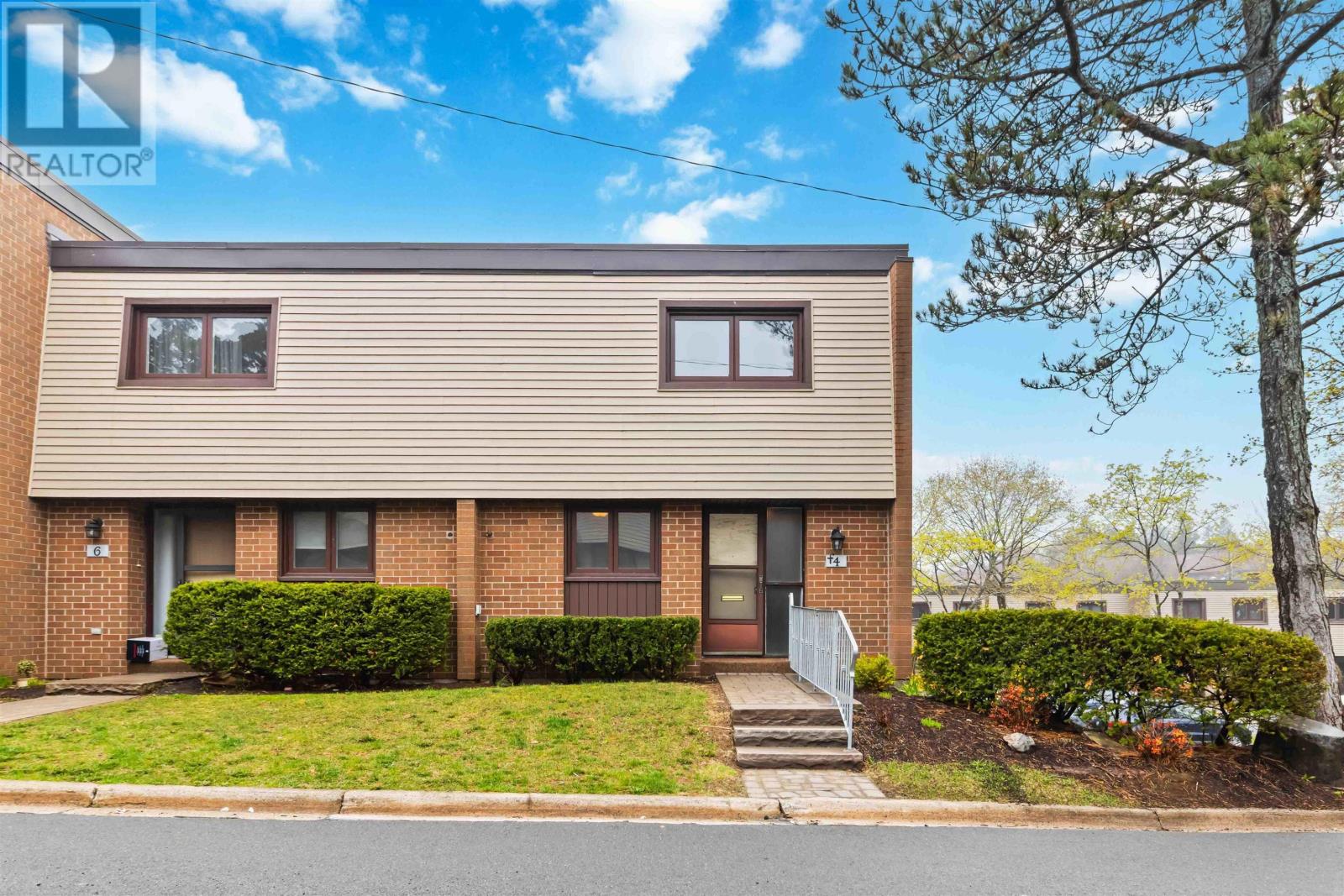 Property at 4 Forestside Crescent image 1