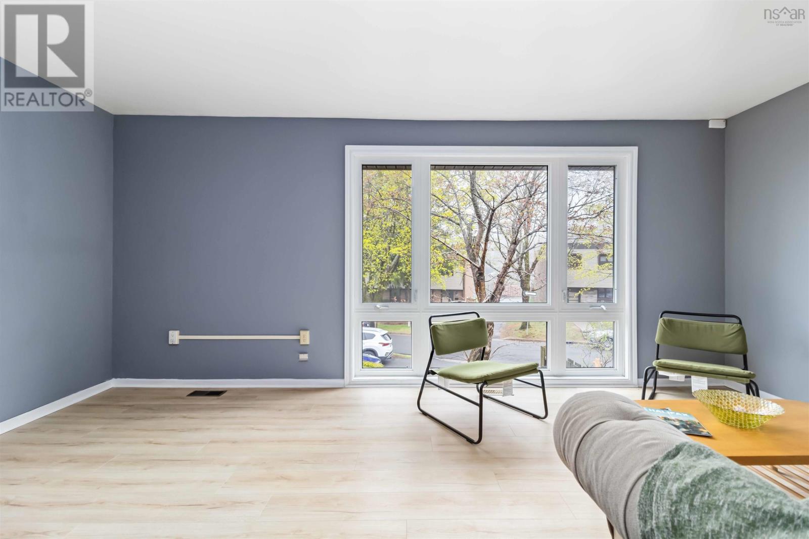 Property at 4 Forestside Crescent image 4