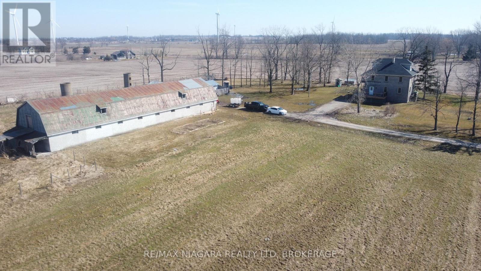 Property at 298 DICKHOUT ROAD image 3