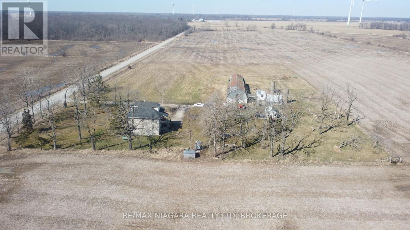 Property at 298 DICKHOUT ROAD image 4