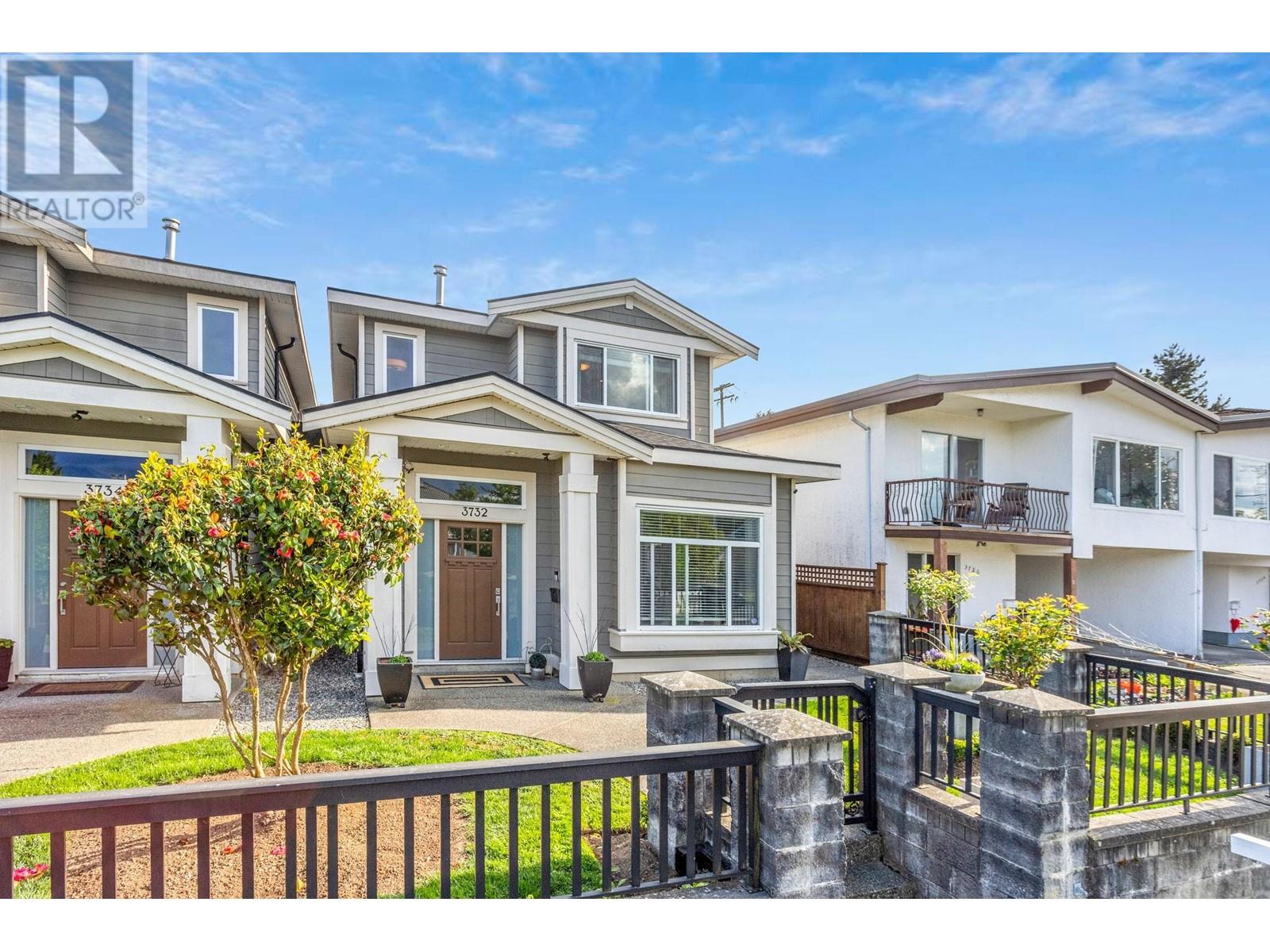 3732 Linwood Street, Burnaby, British Columbia  V5G 1N5 - Photo 1 - R3000307