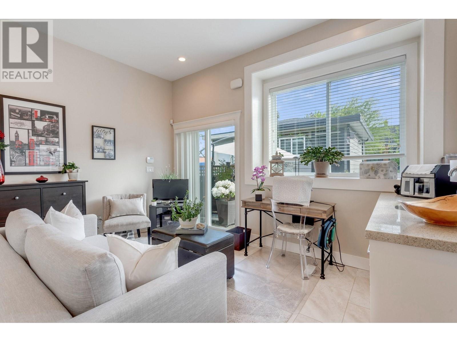 3732 Linwood Street, Burnaby, British Columbia  V5G 1N5 - Photo 12 - R3000307