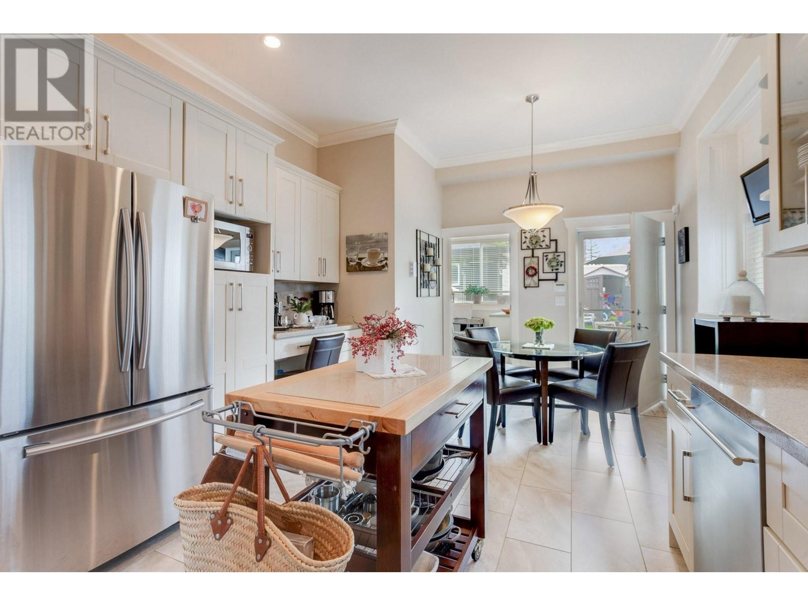 3732 Linwood Street, Burnaby, British Columbia  V5G 1N5 - Photo 9 - R3000307